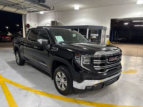 Used 2025 GMC Sierra 1500 SLT AWD/4WD image 4