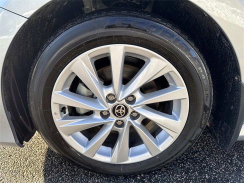 Used 2024 Toyota Camry LE image 11