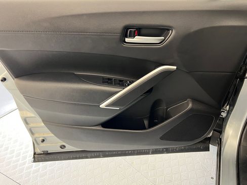 Used 2024 Toyota Corolla Cross XSE image 12