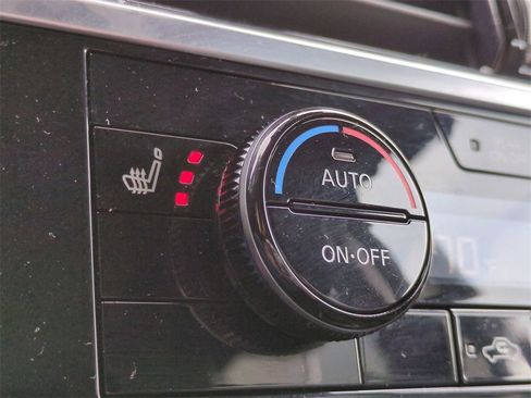 Used 2023 Nissan Pathfinder SL w/ Lighting Package (N92) image 23