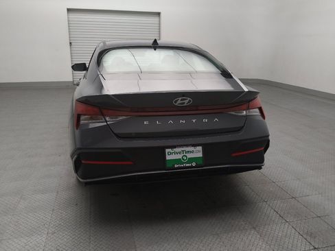 Used 2025 Hyundai Elantra SE w/ Cargo Package FWD image 6