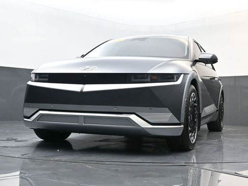 Certified 2023 Hyundai Ioniq 5 Limited w/ Cargo Package image 29