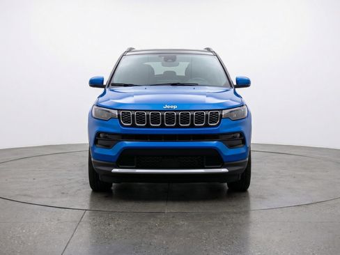 Used 2025 Jeep Compass Limited AWD/4WD image 2