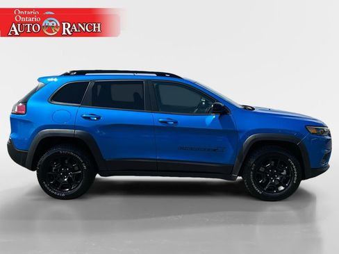 Used 2022 Jeep Cherokee Latitude AWD/4WD image 6