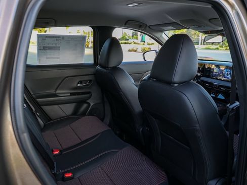 New 2026 Nissan Kicks SR FWD image 17