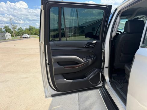 Used 2019 GMC Yukon XL SLT AWD/4WD image 36