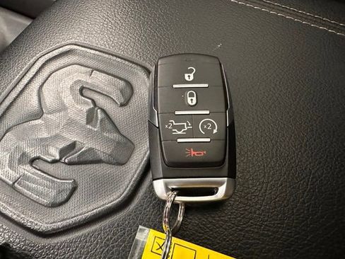 Used 2021 RAM 1500 Laramie AWD/4WD image 25