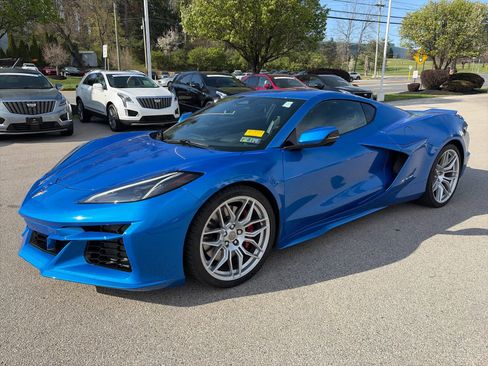 Used 2025 Chevrolet Corvette Z06 w/ Chrome Exterior Badge Package image 13