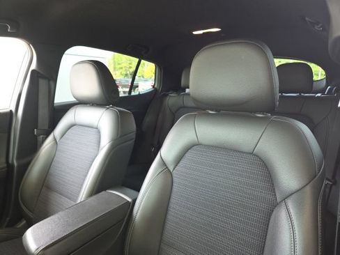 Used 2024 Buick Envista Sport Touring w/ Convenience I Package FWD image 24