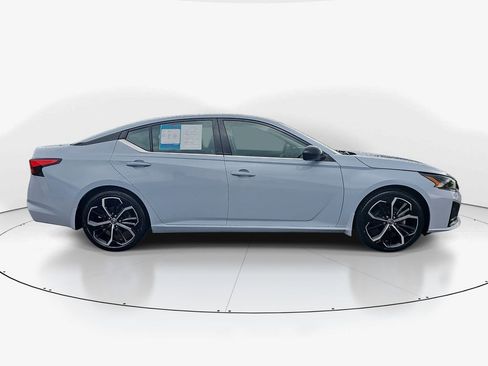 Used 2023 Nissan Altima 2.5 SR w/ SR Premium Package FWD image 5