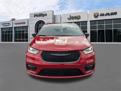 New 2026 Chrysler Pacifica Limited w/ S Appearance Package image 9