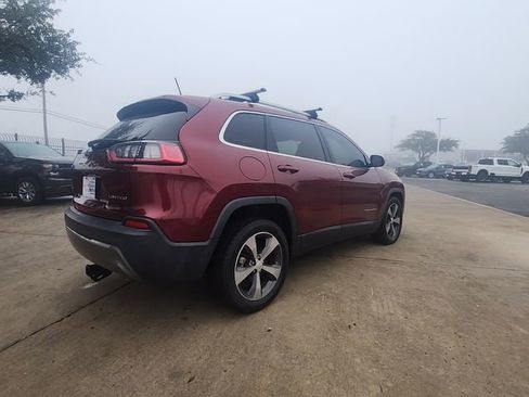 Used 2019 Jeep Cherokee Limited FWD image 3