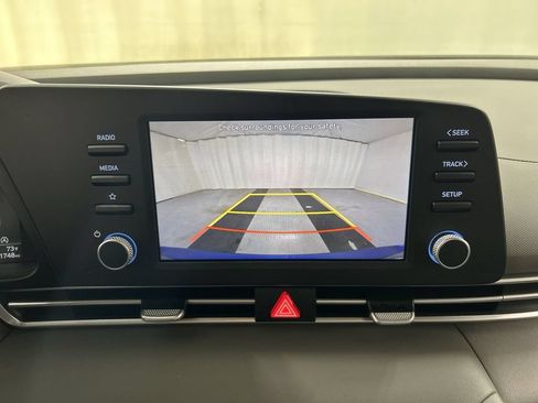 Used 2023 Hyundai Elantra SE FWD image 15