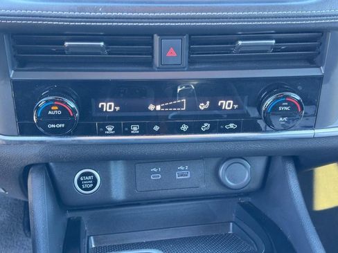 Used 2023 Nissan Rogue SV image 22