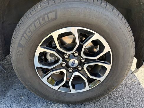 Used 2024 Ford Expedition XLT AWD/4WD image 31