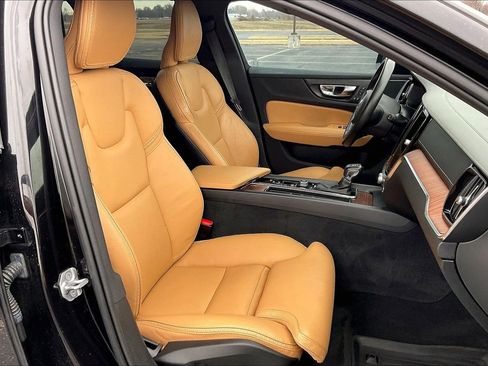 Used 2020 Volvo V60 T5 Cross Country w/ Protection Package Premier image 8