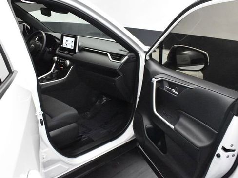 Used 2023 Toyota RAV4 SE w/ Convenience Package AWD/4WD image 17