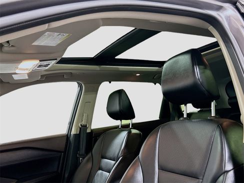 Used 2023 Nissan Rogue SV w/ SV Premium B Package image 19