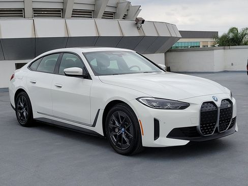 Used 2023 BMW i4 eDrive35 RWD image 4