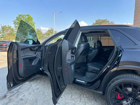 Used 2019 Audi Q8 Prestige w/ Luxury Package AWD/4WD image 16