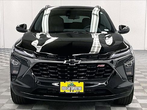 Used 2025 Chevrolet Trax RS w/ Driver Confidence Package image 3