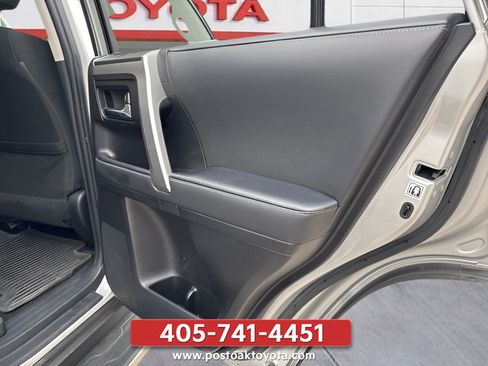 Used 2022 Toyota 4Runner SR5 AWD/4WD image 22