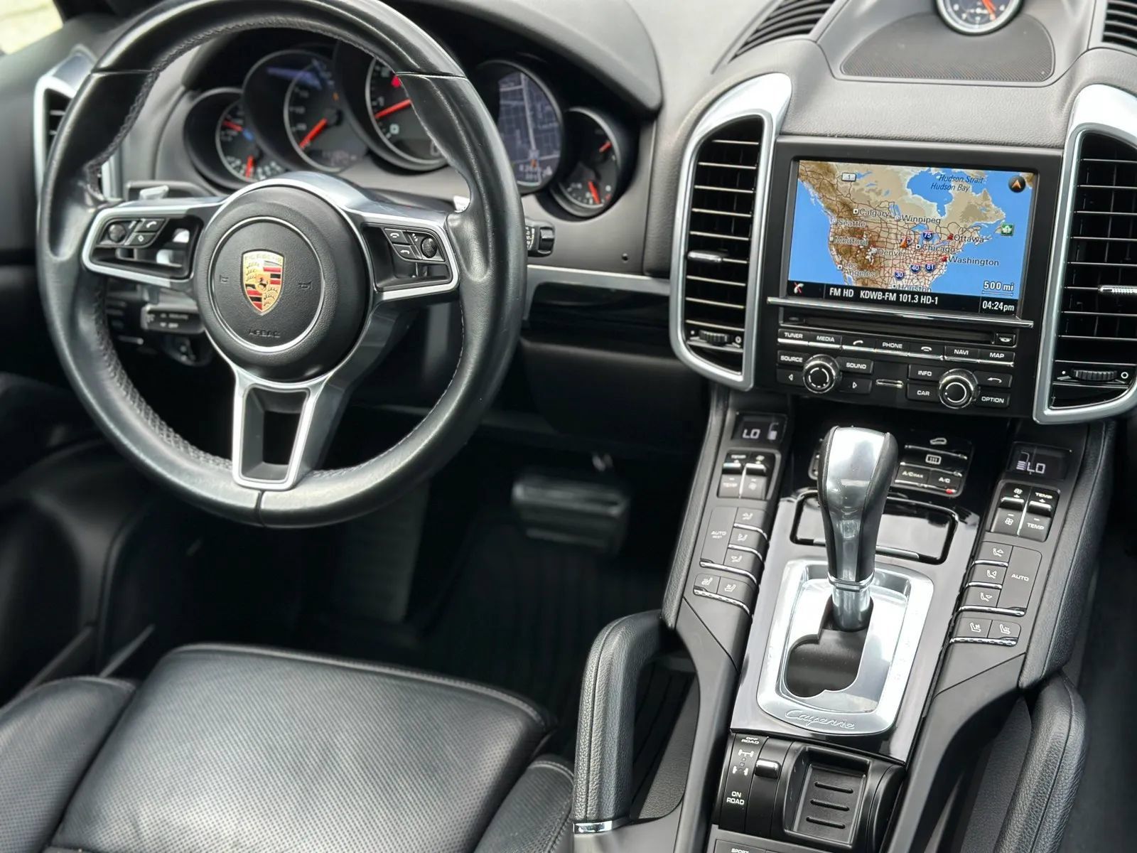Used 2016 Porsche Cayenne AWD/4WD image 26