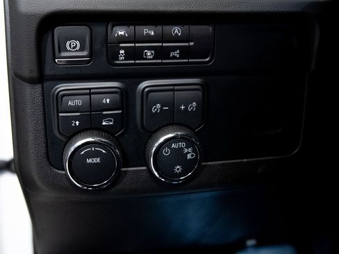 Used 2025 Chevrolet Tahoe LT image 19