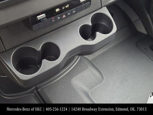 Used 2025 Mercedes-Benz Sprinter 2500 image 20