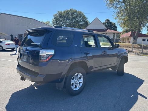Used 2019 Toyota 4Runner SR5 image 5