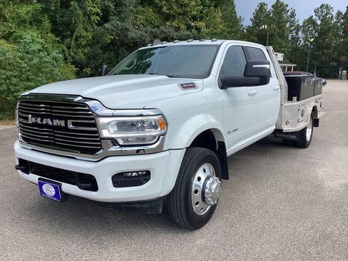 Used 2023 RAM 4500 Laramie AWD/4WD image 3