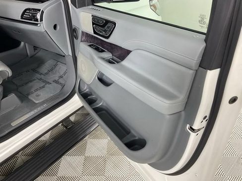 Used 2020 Lincoln Navigator L Reserve w/ Luxury Package AWD/4WD image 29
