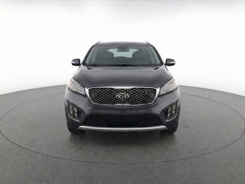 Used 2017 Kia Sorento SX image 2