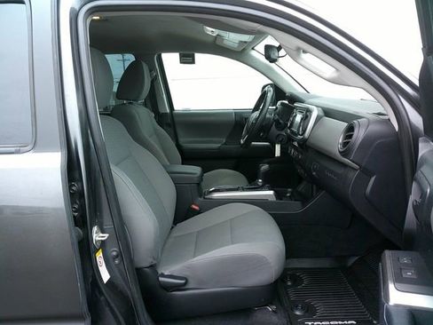 Used 2018 Toyota Tacoma SR5 image 22