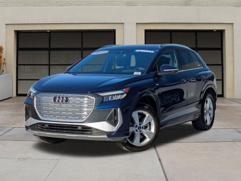 Used 2023 Audi Q4 e-tron Premium w/ Convenience Package image 3