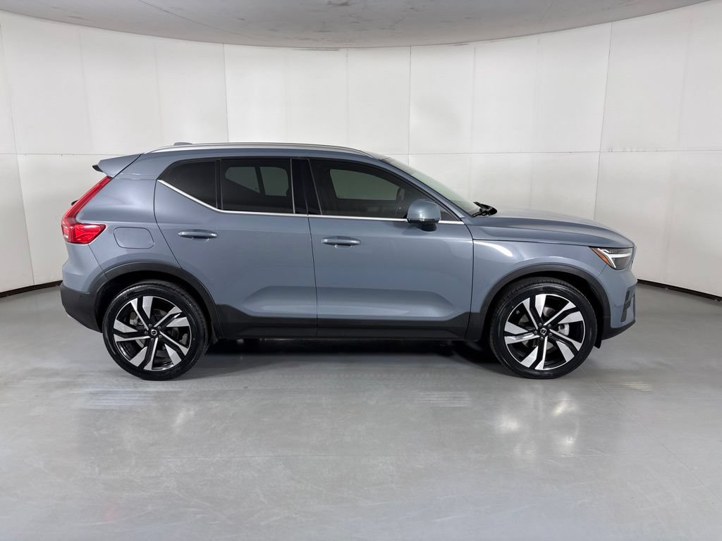 Used 2023 Volvo XC40 B5 Ultimate w/ Protection Package Premier AWD/4WD image 9