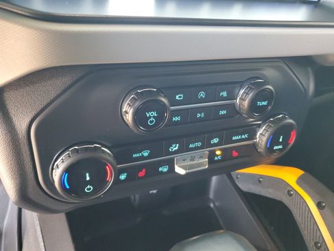 Used 2022 Ford Bronco Badlands image 73