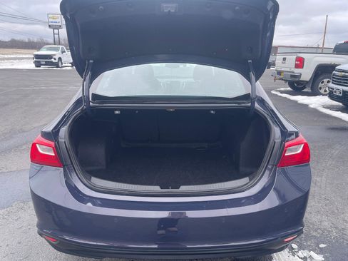 Used 2025 Chevrolet Malibu LT image 7