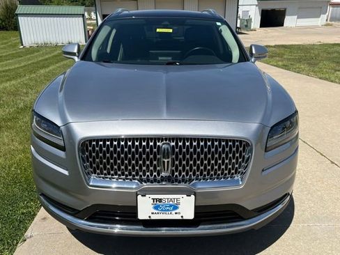Used 2022 Lincoln Nautilus Reserve AWD/4WD image 2