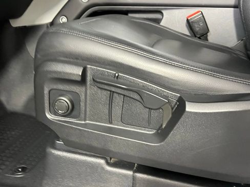 Used 2024 Land Rover Defender 90 S image 29