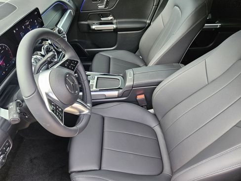 New 2026 Mercedes-Benz GLB 250 4MATIC image 13