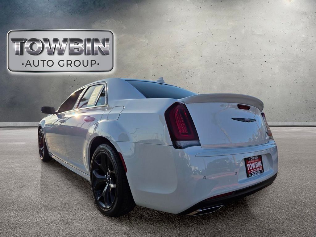 Used 2023 Chrysler 300 S w/ Comfort Group RWD image 6