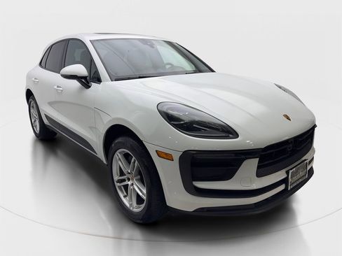Used 2025 Porsche Macan Turbo image 4