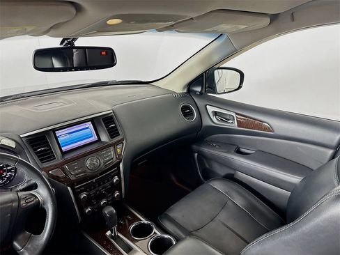 Used 2015 Nissan Pathfinder SL image 23
