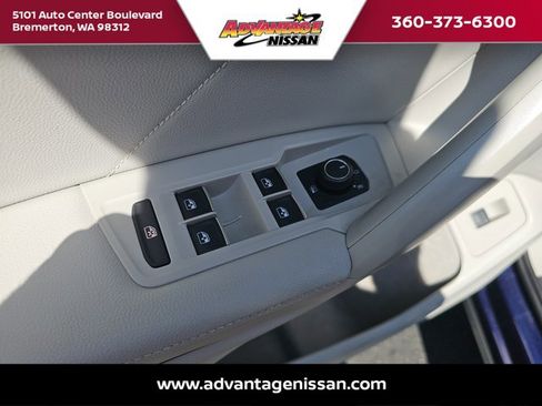 Used 2022 Volkswagen Tiguan SE image 9