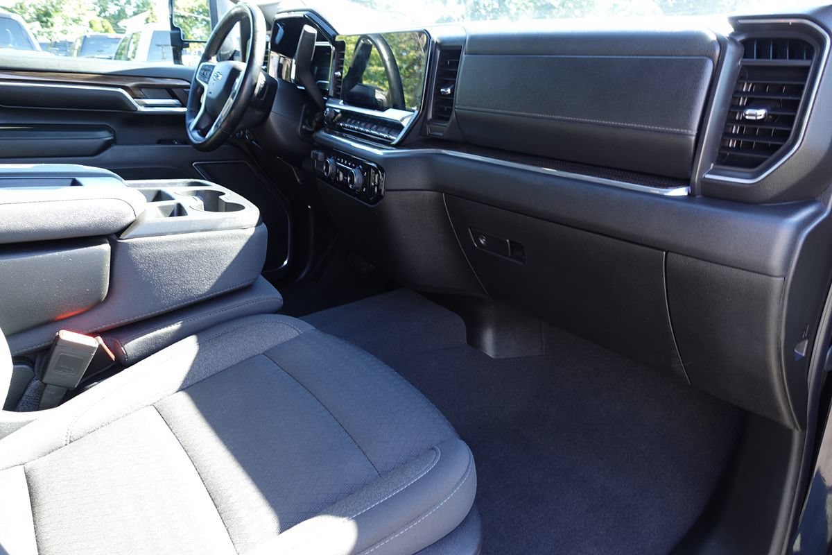 Used 2024 Chevrolet Silverado 2500 LT w/ Midnight Edition AWD/4WD image 38