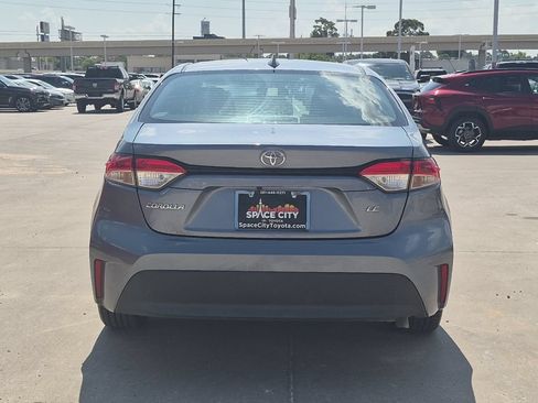 Used 2023 Toyota Corolla LE FWD image 5