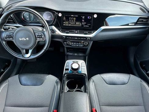 Used 2022 Kia Niro EX image 5