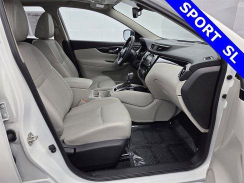 Used 2019 Nissan Rogue Sport SL w/ Premium Package image 17