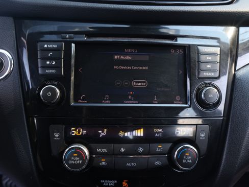 Used 2019 Nissan Rogue Sport SV AWD/4WD image 9